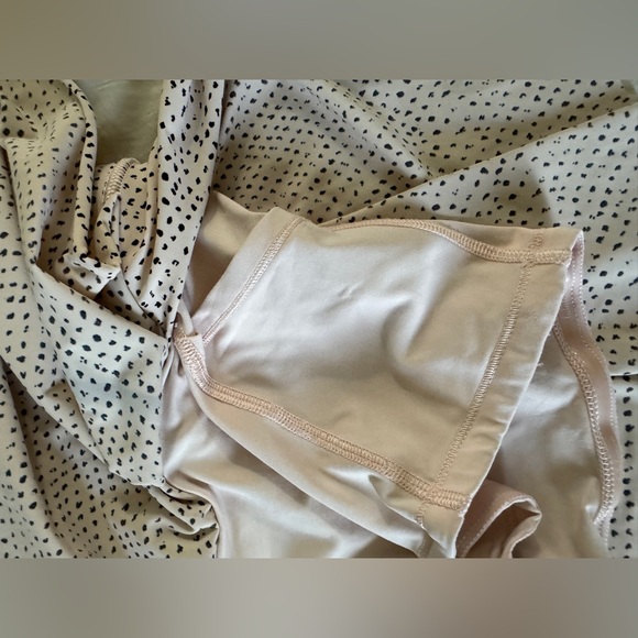Lululemon Polka Dot Tennis Skirt Skort Size 10 - Picture 5 of 11